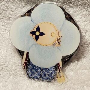 Louis Vuitton Blue and Beige Flower Keychain